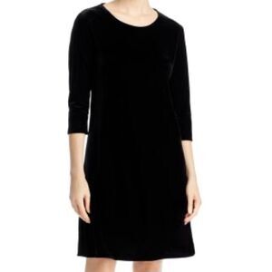 Woman’s Black Stretch Velvet 3/4 Sleeve Above Kneee Dress. Size Medium